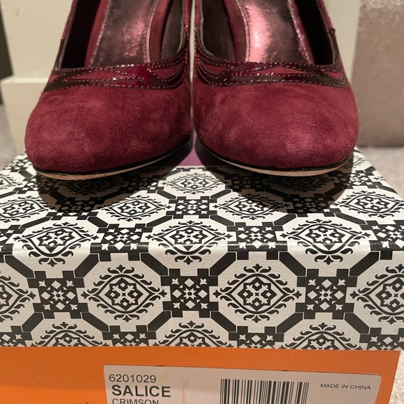 Isola Burgundy Red Suede Heels Size 6.5 - Picture 3 of 5